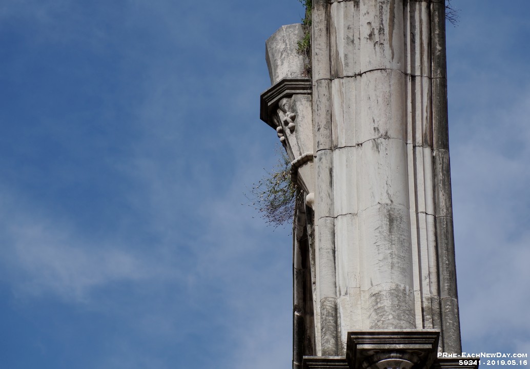 59341RoCrLe - We visit the ruins of the Carmo Convent - Lisbon, Portugal